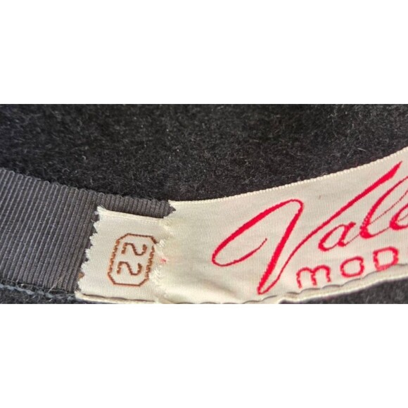 J.M. Fields Vintage Black Velour Peach Bloom Hat Women’s w/ Original Box 7½ 1950 main image 5
